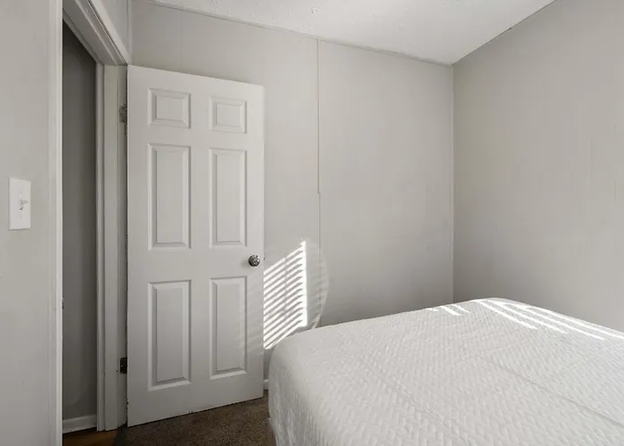 The Cozy Bellows - Retreat For 4 Columbus